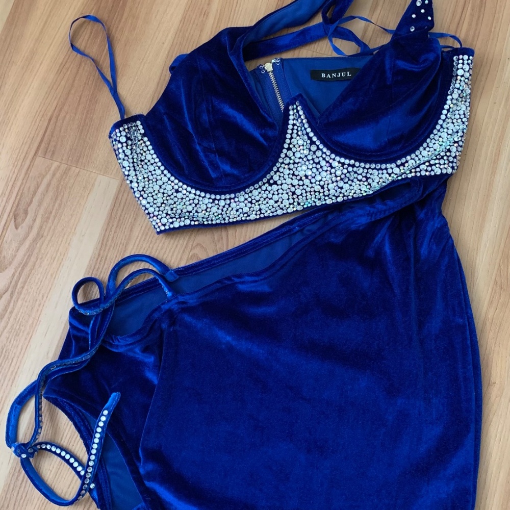 Dress - Picture 4 of 15